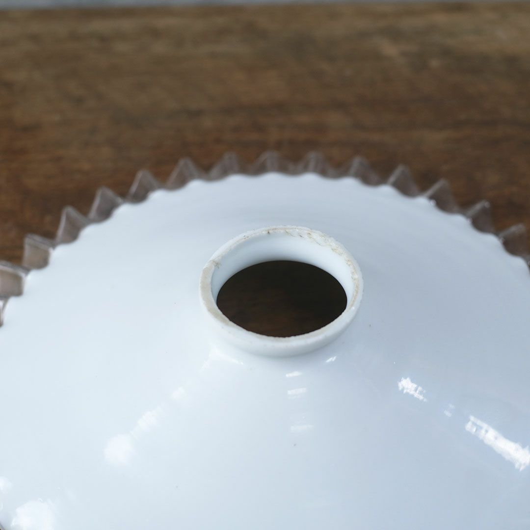 アンティーク ガラスシェードフリルランプ ミルクガラス 照明 灯具E177