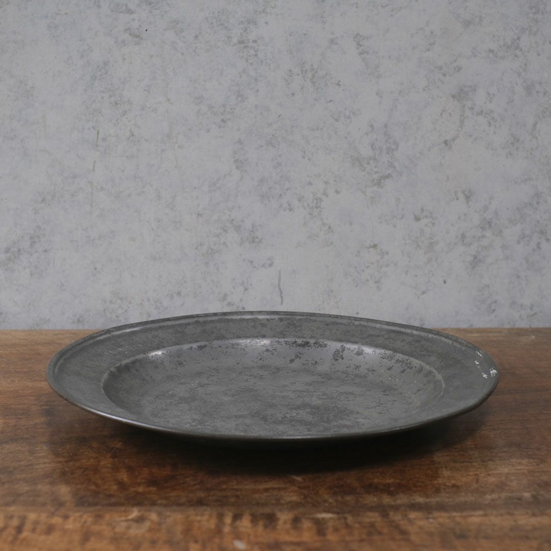 アンティークエタン皿 フランス 丸い形のフランス19世紀の錫製器3