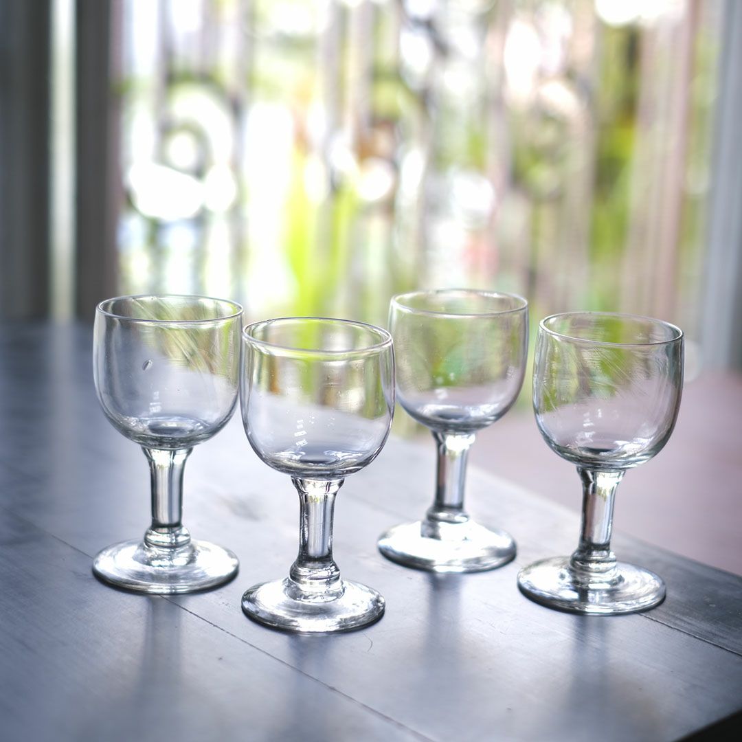 アンティークビストログラス フランス 吹きガラスの足付きグラス1