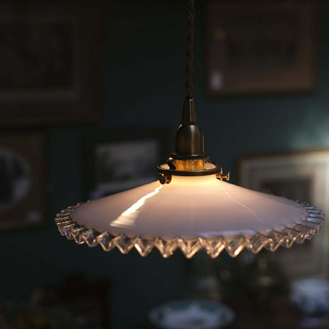 アンティーク ガラスシェードフリルランプ ミルクガラス 照明2