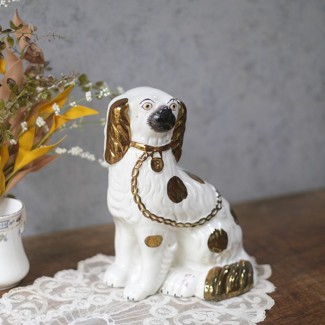 アンティークスタッフォードシャードッグ イギリス 陶器の犬の置物1