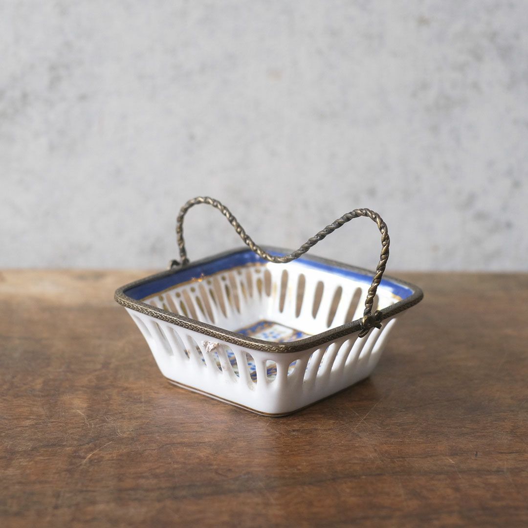 アンティークレースドバスケット レースドホワイトポーセリン フランス1