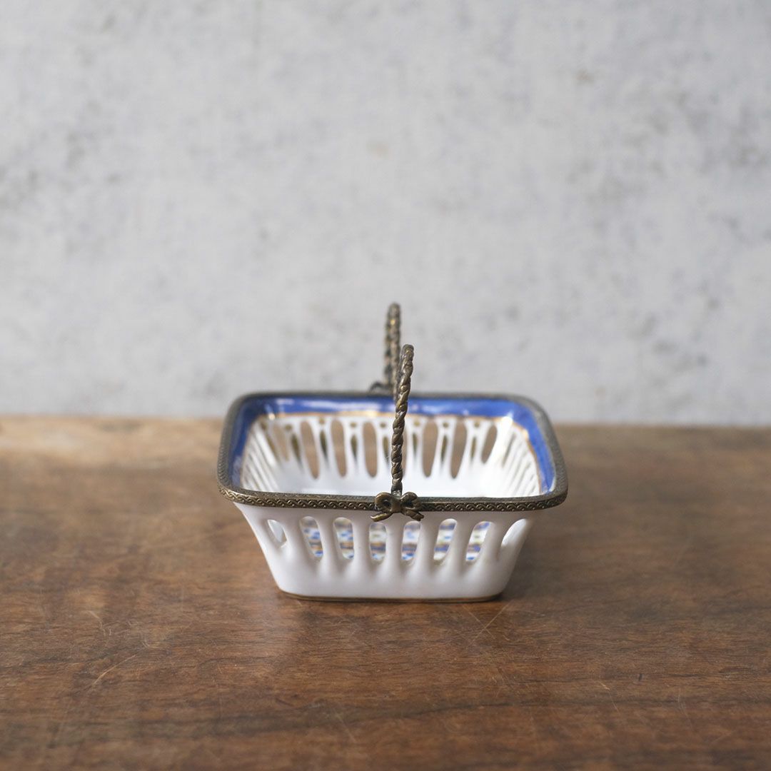 アンティークレースドバスケット レースドホワイトポーセリン フランス2