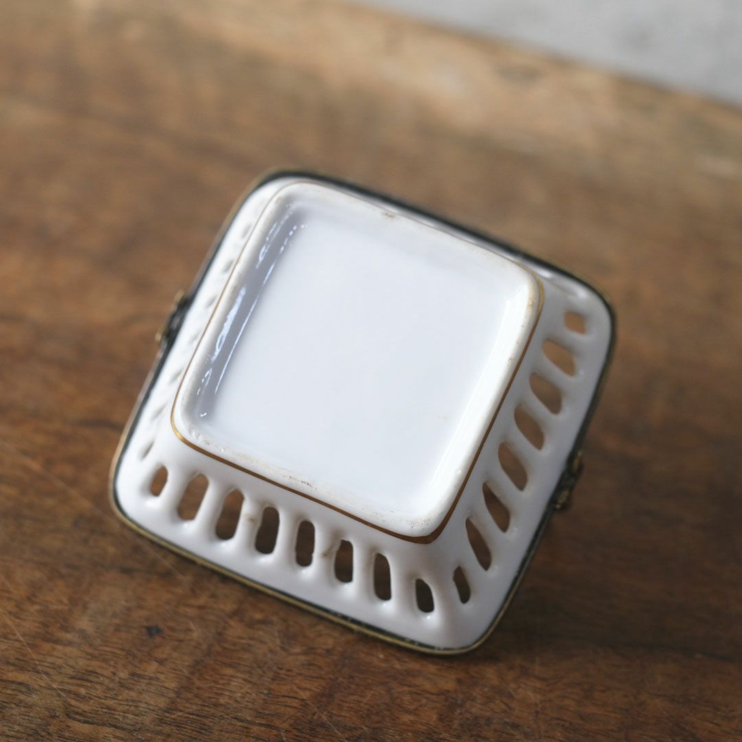 アンティークレースドバスケット レースドホワイトポーセリン フランス7