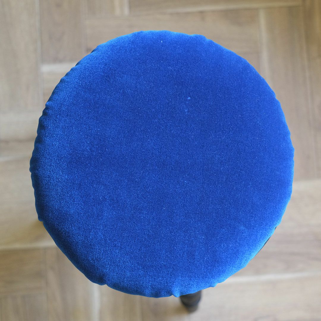 ブルーベルベットの円形座面アップ写真