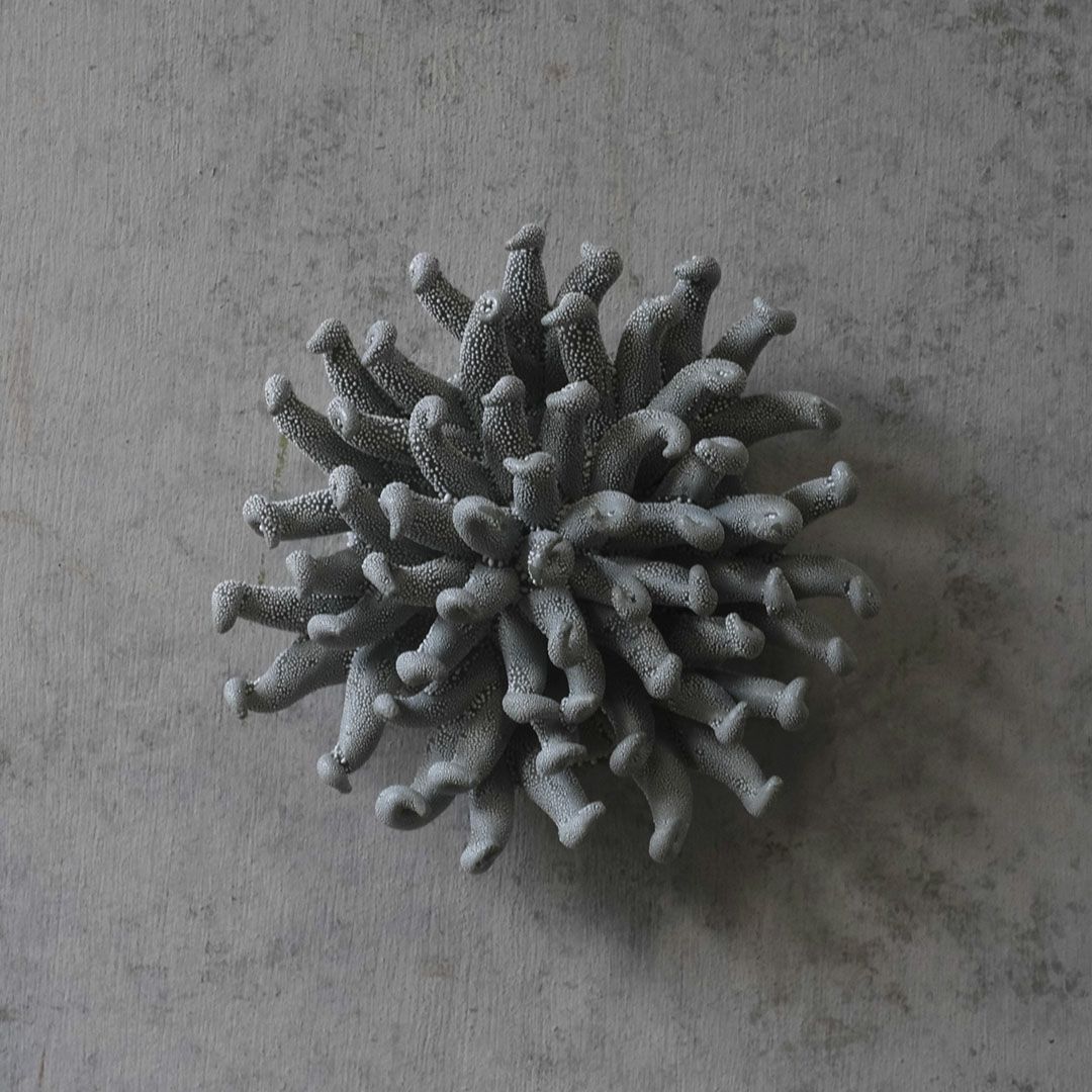 ペーパーウェイトとして使える幻想花オブジェの使用イメージ