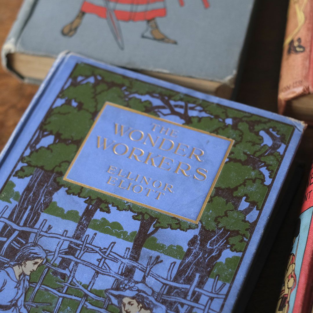 アンティーク本 イギリスの古い児童書 カラフルな表紙8