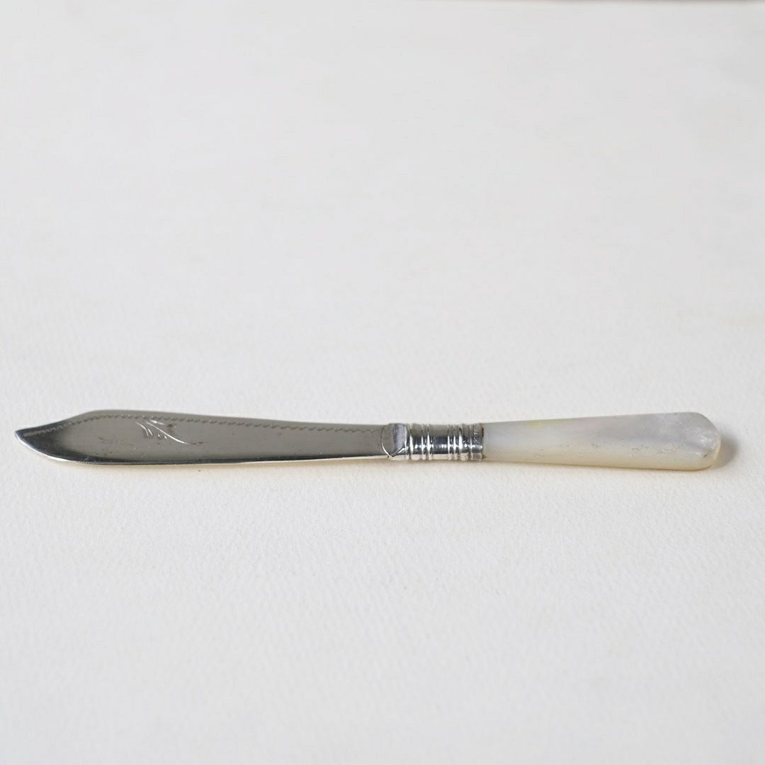 アンティーク マザーオブパール バターナイフ／フルーツナイフ イギリス 白蝶貝のカトラリー5