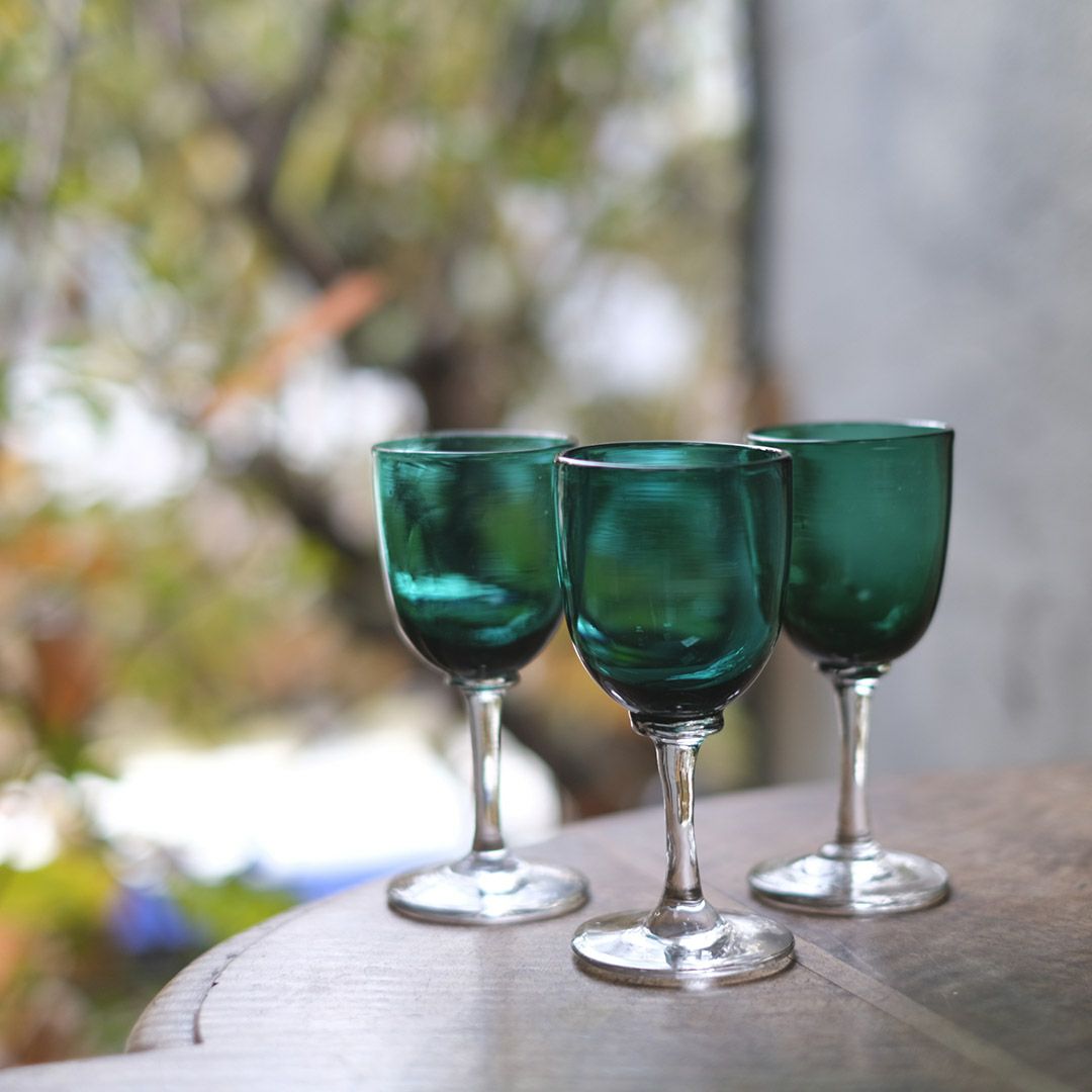 アンティーク ワイングラス/ブリストルグリーン イギリス 深いグリーンカラーが特徴的な吹きガラス/アンティーク食器1