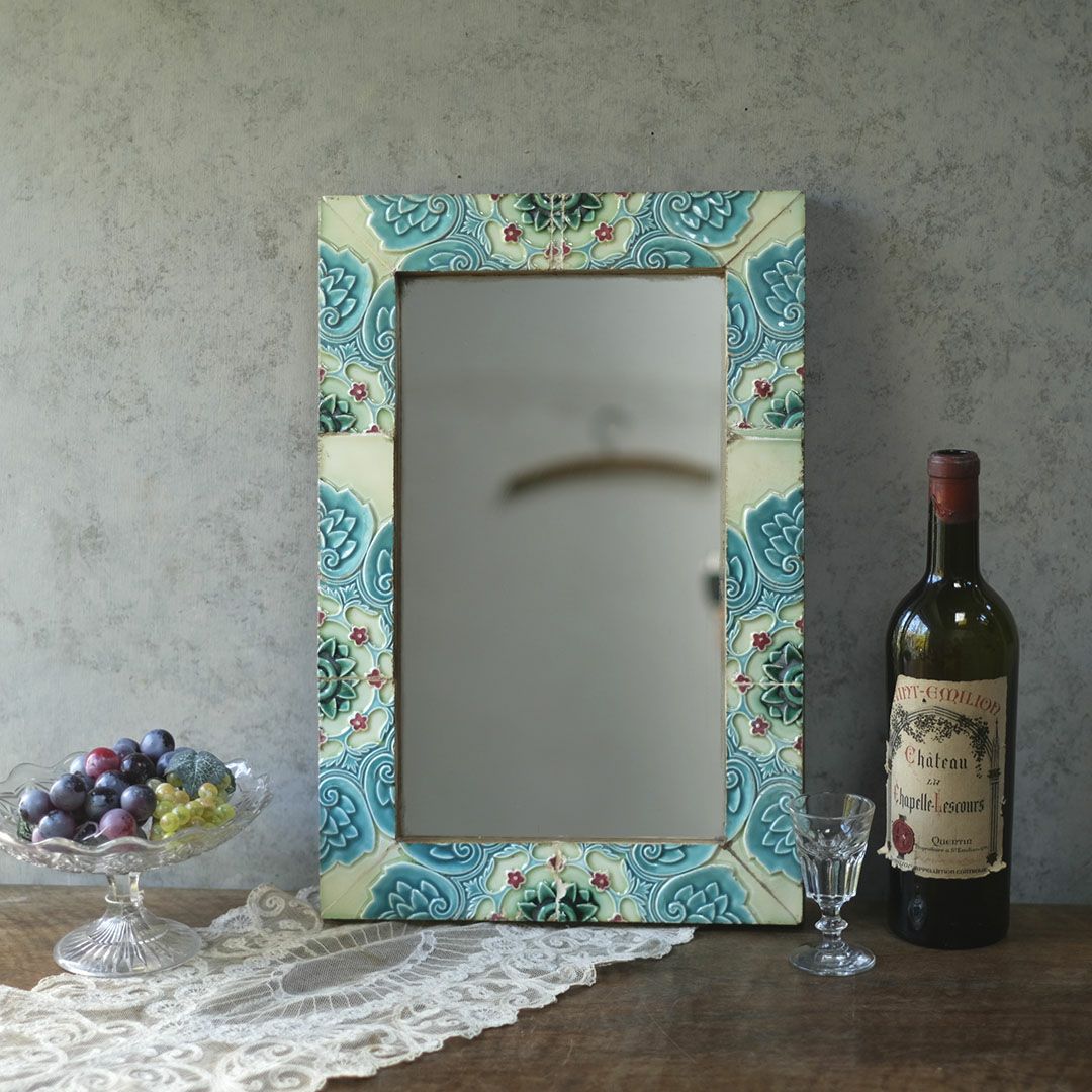 アンティーク　マジョリカタイルミラー　壁掛け鏡　アンティークミラー　レトロ アンティークマジョリカタイルミラー 大正レトロな鏡 花柄 日本&インド